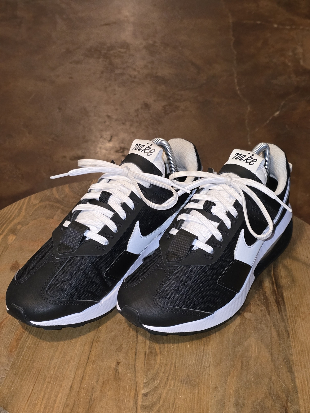 Nike Air Max Pre-Day Black White Sneakers Women's Size 9 DC4025-001
